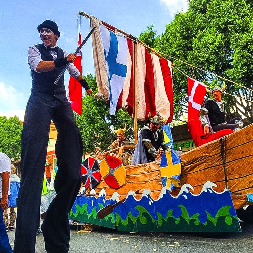 Doo Dah Parade
Float~Walking